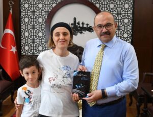 VALİ USTAOĞLU’NDAN ANLAMLI KABUL