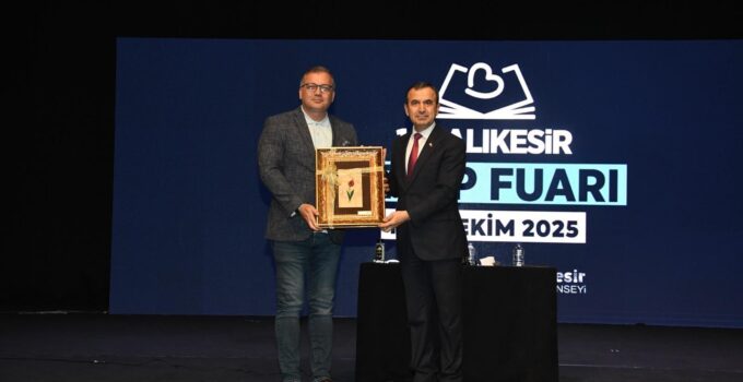 BALIKESİR KİTAP FUARINA AKIN ETTİ.