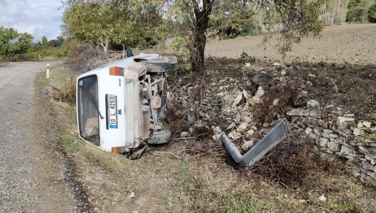Balıkesir’in Savaştepe ilçesinde Tavşancık Mahallesi yolunda meydana gelen trafik kazasında iki kişi yaralandı.