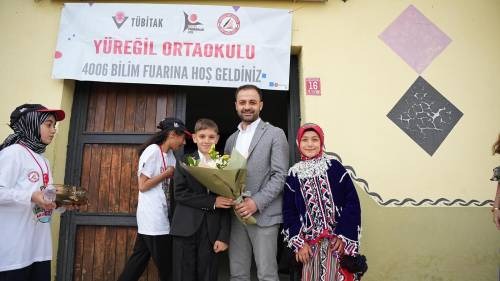 Sındırgı Yüreğil Ortaokulu’nda Bilim Fuarı Coşkusu